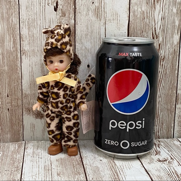 Madame Alexander Mc Donald's Exclusive Doll Halloween Leopard Costume 5" Doll - Picture 4 of 7